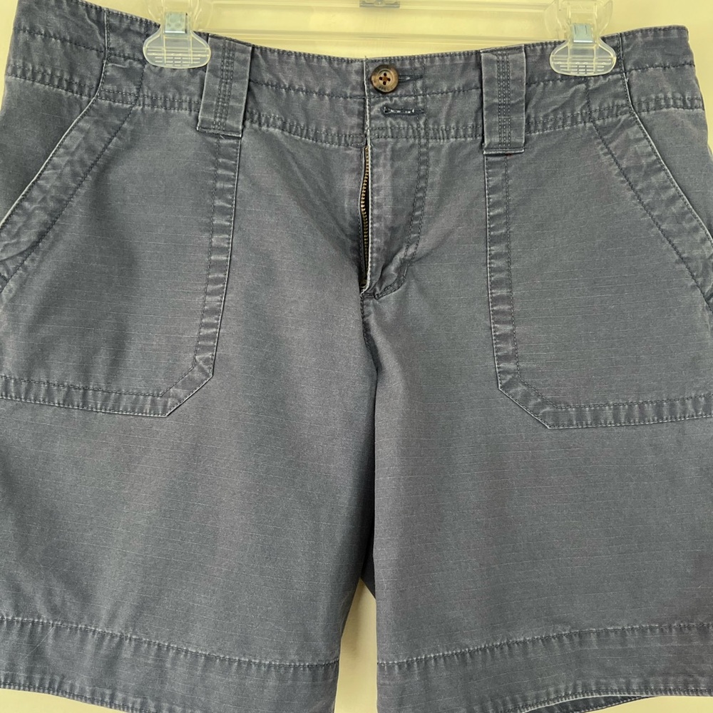 Eddie Bauer woman’s rip stop shorts size 10